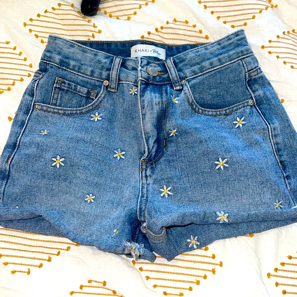 Blue Jean shorts/ white flowers